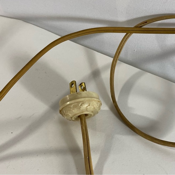 Set of 2 Vintage Boudoir Vanity Lamps Porcelain Parisian Man & Woman Figurines - Picture 15 of 16